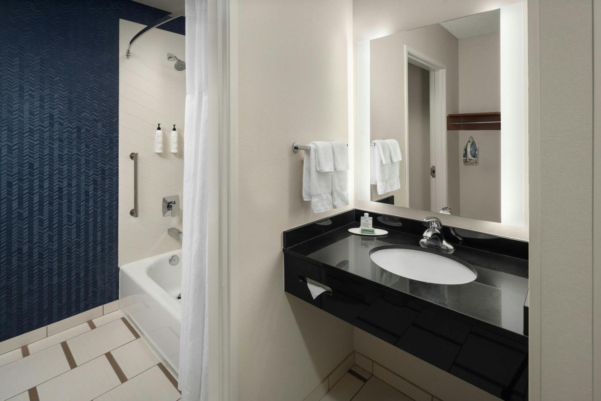 Fairfield Inn & Suites Portland South/Lake Oswego Buitenkant foto